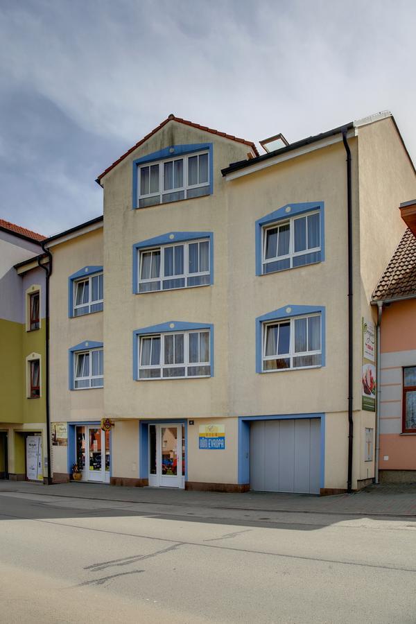 Vila Dum Evropa Trebon Exterior photo